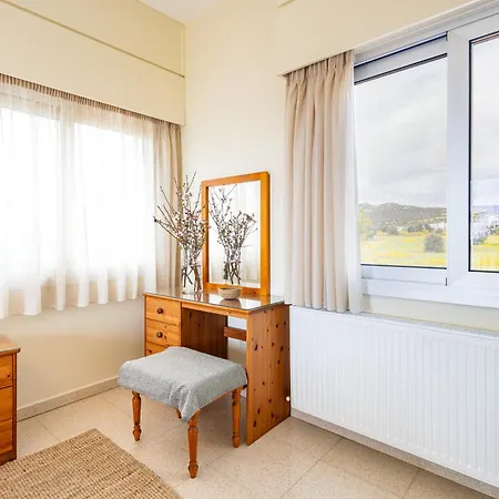 Chrysta * Agios Theodoros