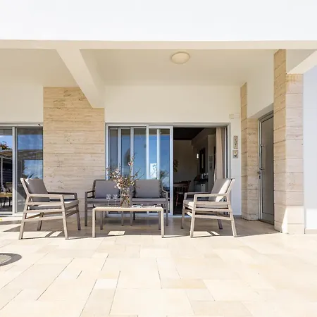 Chrysta Agios Theodoros