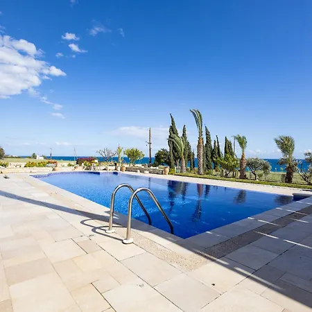 Chrysta Agios Theodoros