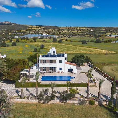 Chrysta Villa Agios Theodoros