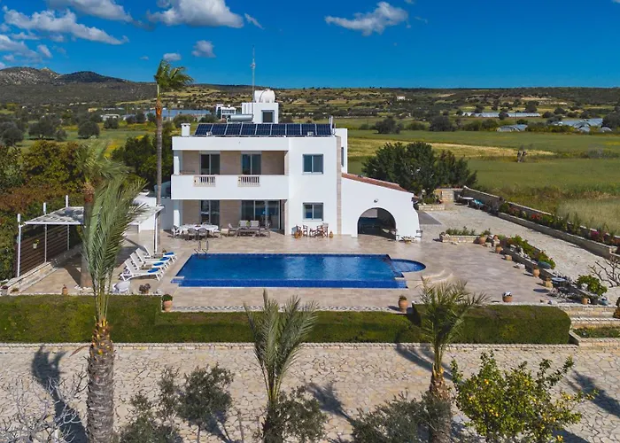 Chrysta * Agios Theodoros