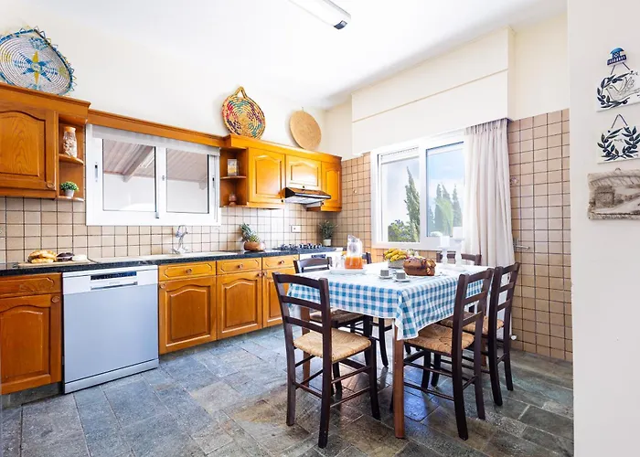 Chrysta Agios Theodoros